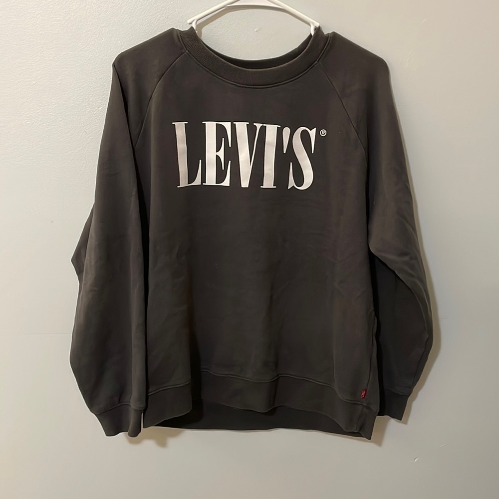 Woman’s Levi’s long sleeve